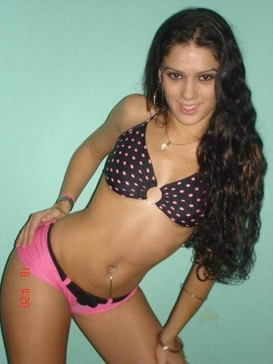 POPPEN DE HAMBURG Flat chested young porn